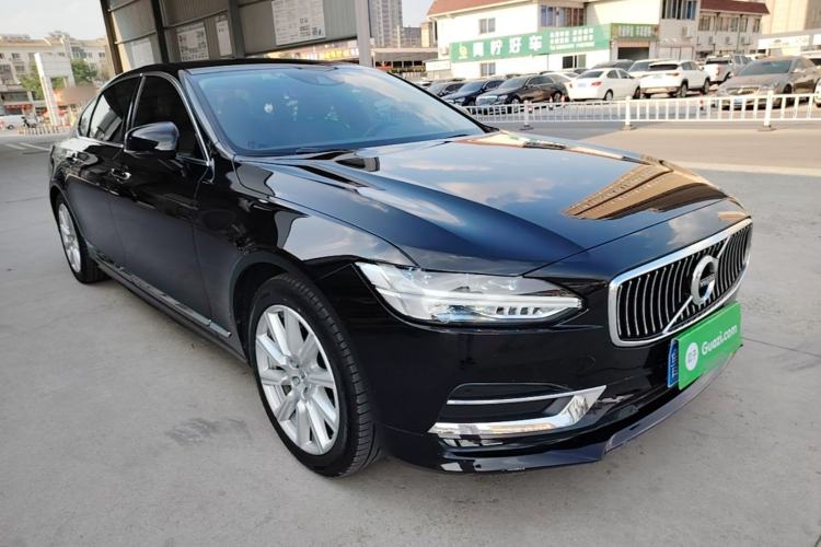 Used Volvo S90 2020 T5 Zhiyi Luxury Edition Front Right 45 Deg