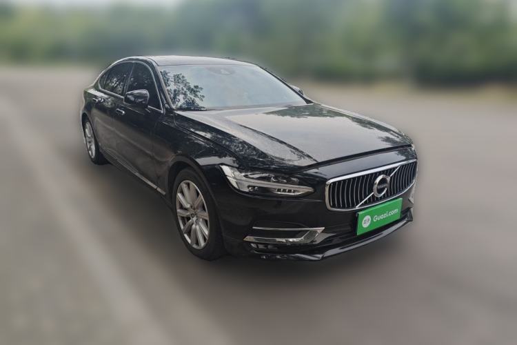 Used Volvo S90 2020 T5 Zhiyi Luxury Edition Front Right 45 Deg