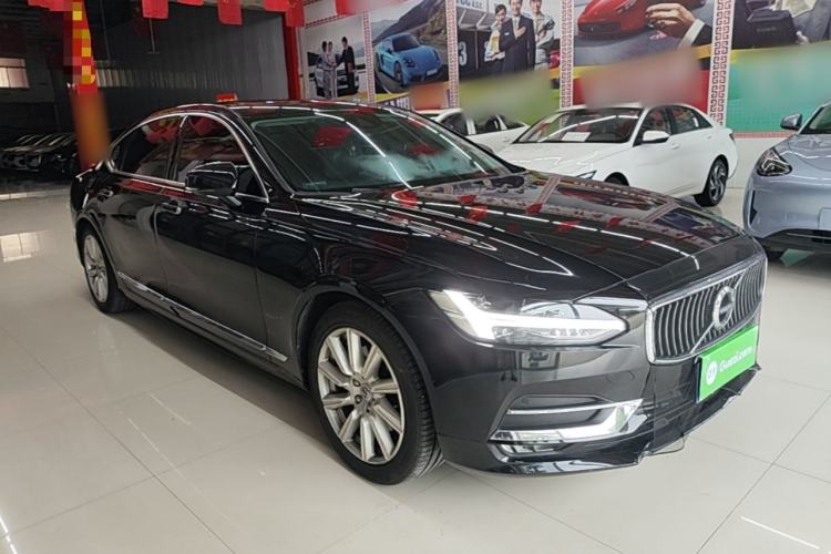 Used Volvo S90 2020 Facelifted T5 Zhiyi Luxury Edition Front Right 45 Deg
