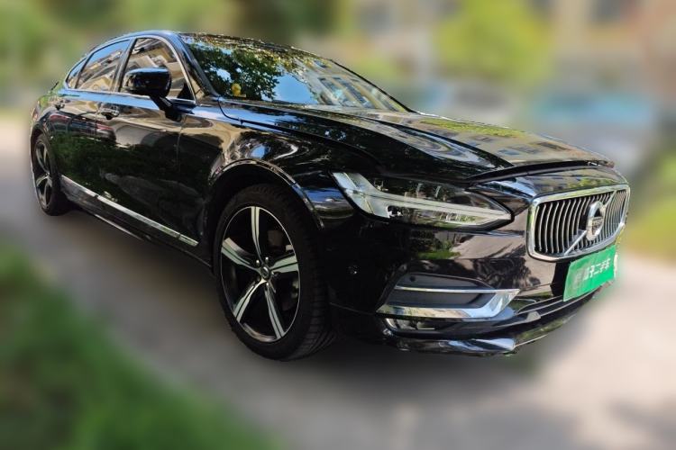 Used Volvo S90 2020 T5 Zhiya Luxury Edition Front Right 45 Deg