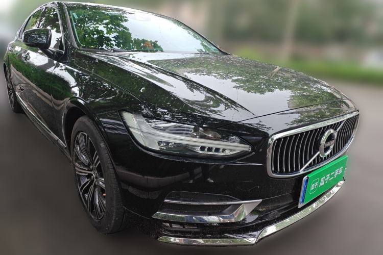 Used Volvo S90 2020 T5 Zhiyi Luxury Edition Front Right 45 Deg