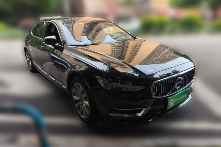 Used Volvo S90 2020 T5 Zhiyi Luxury Edition Front Right 45 Deg