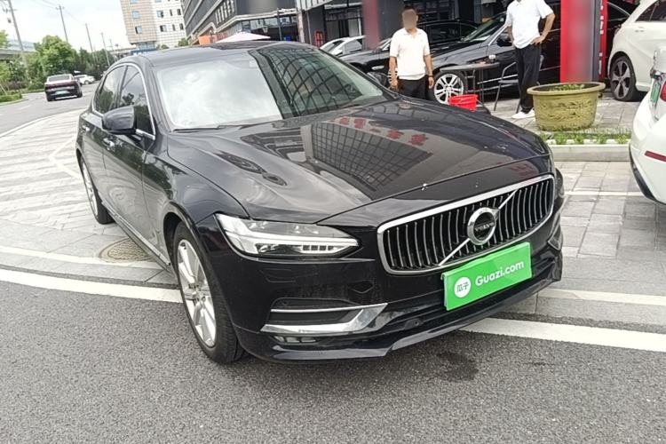 Used Volvo S90 2020 T5 Zhiyuan Luxury Edition Front Right 45 Deg