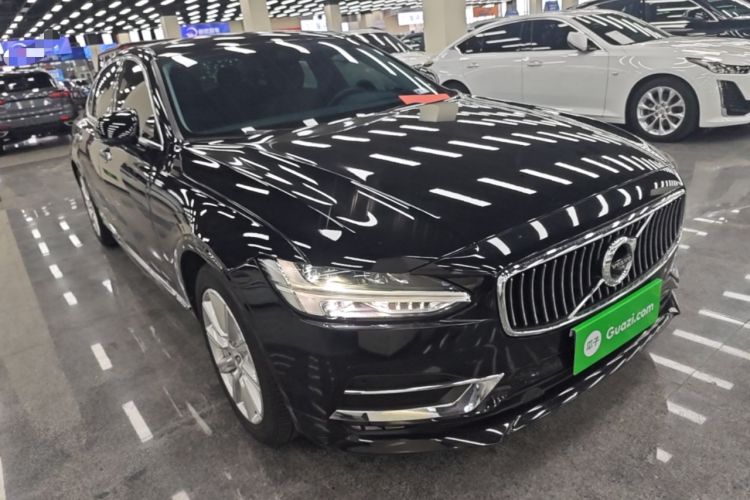 Used Volvo S90 2020 Facelifted T5 Zhiyi Luxury Edition Front Right 45 Deg