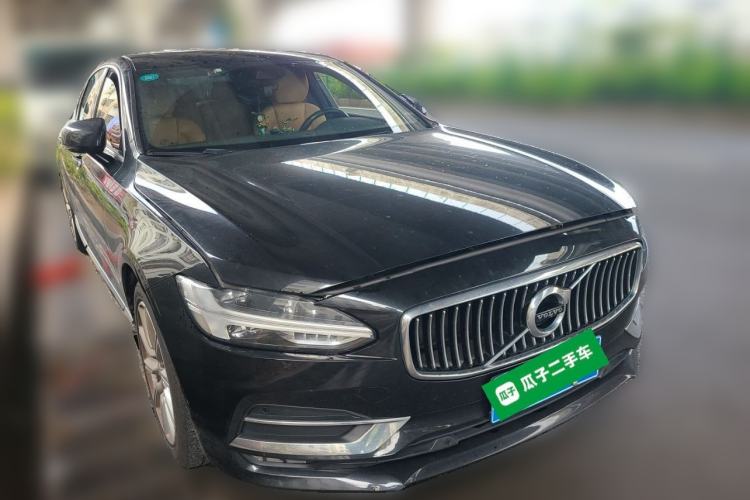 Used Volvo S90 2020 T5 Zhiyi Luxury Edition Front Right 45 Deg