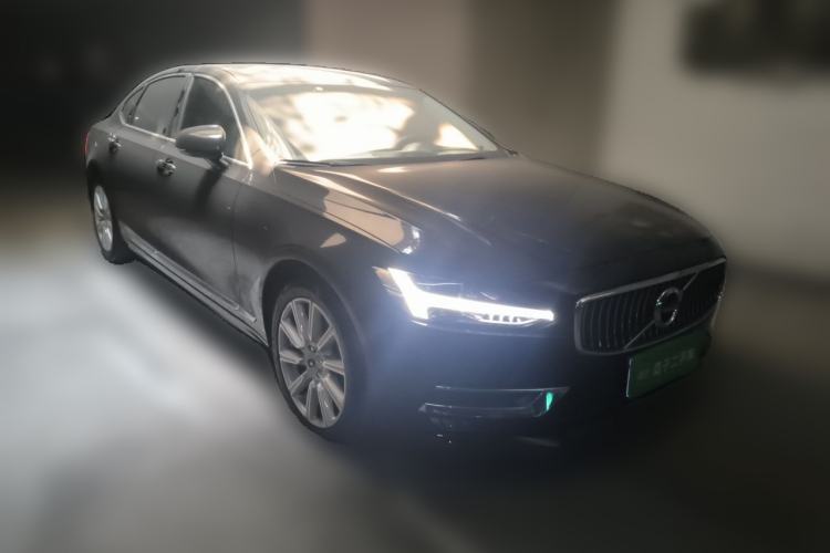 Used Volvo S90 2020 T5 Zhiyuan Luxury Edition Front Right 45 Deg