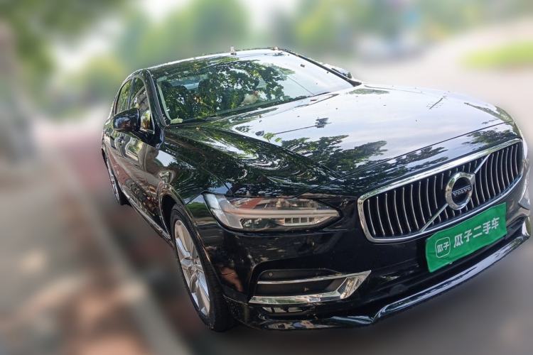 Used Volvo S90 2020 T5 Zhiyi Luxury Edition Front Right 45 Deg