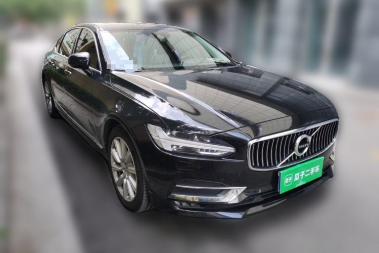 Used Volvo S90 2020 Facelift T5 Smart & Luxurious Edition Front Right 45 Deg
