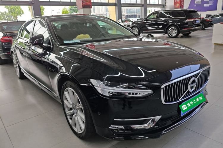 Used Volvo S90 2020 T5 Zhiya Luxury Edition Front Right 45 Deg