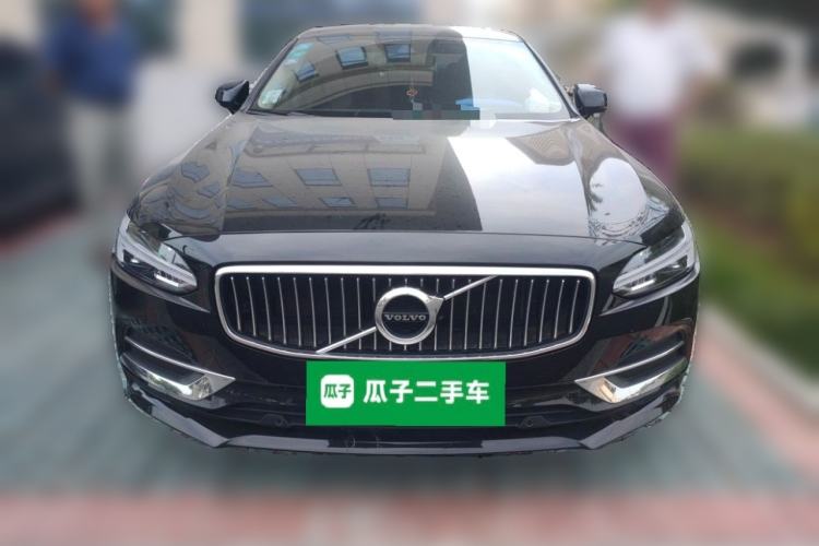 Used Volvo S90 2020 T4 SmartDrive Luxury Edition Front