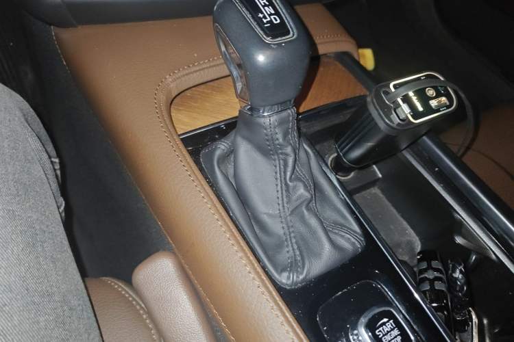 Used Volvo S90 2020 Facelifted T5 Zhiyi Luxury Edition Gear Lever