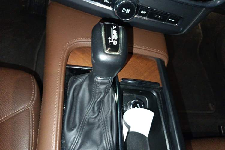 Used Volvo S90 2020 T5 Zhiyi Luxury Edition Gear Lever