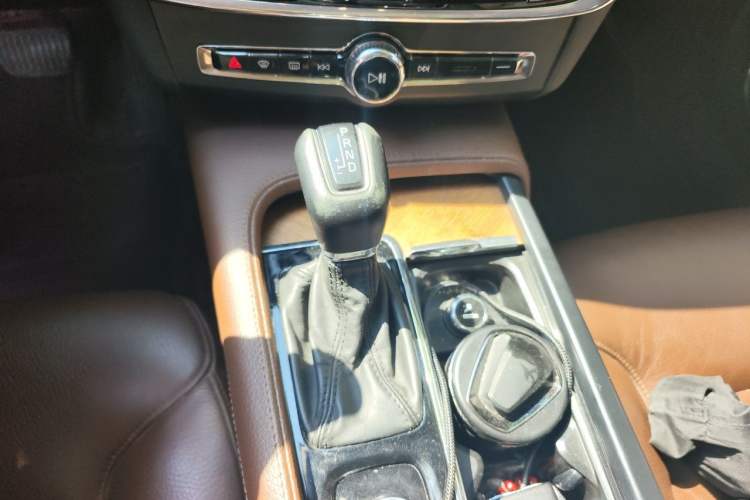 Used Volvo S90 2020 Facelifted T5 Zhiyi Luxury Edition Gear Lever