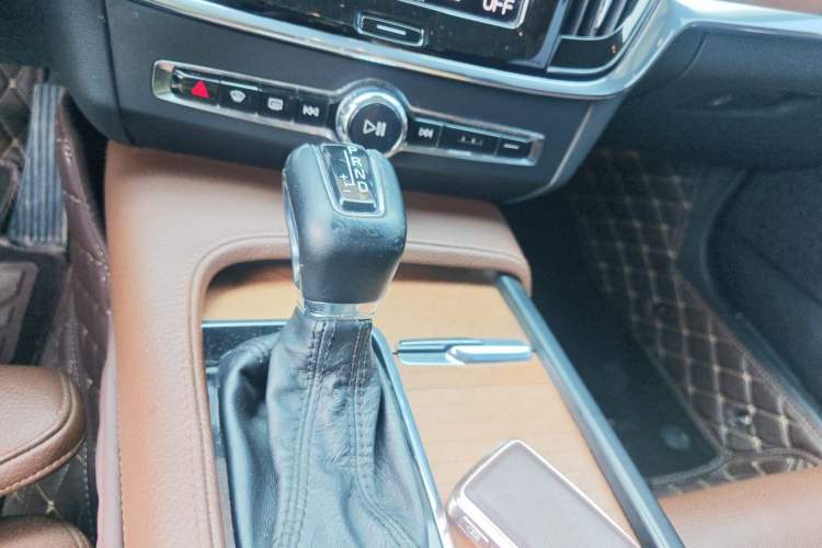 Used Volvo S90 2020 T5 Zhiyuan Luxury Edition Gear Lever