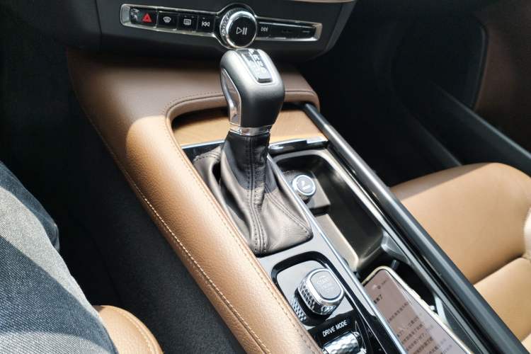 Used Volvo S90 2020 Facelifted T5 Zhiyi Luxury Edition Gear Lever