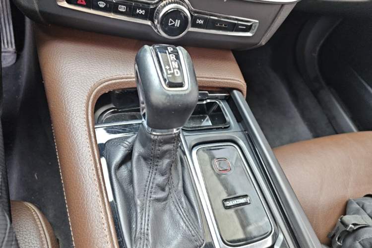 Used Volvo S90 2020 T5 Zhiyi Luxury Edition Gear Lever