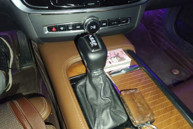 Used Volvo S90 2020 T5 Zhiyuan Luxury Edition Gear Lever
