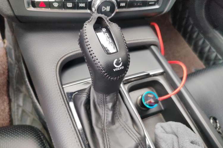 Used Volvo S90 2020 T4 SmartDrive Luxury Edition Gear Lever
