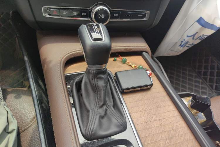 Used Volvo S90 2020 T5 Zhiyi Luxury Edition Gear Lever