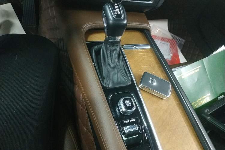 Used Volvo S90 2020 Facelifted T5 Zhiyi Luxury Edition Gear Lever