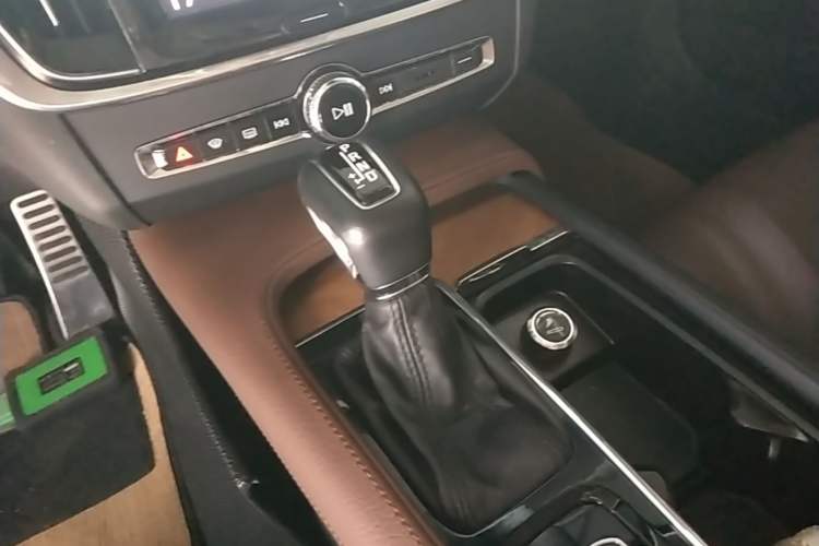 Used Volvo S90 2020 T5 Zhiyi Luxury Edition Gear Lever