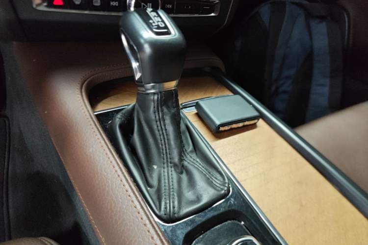 Used Volvo S90 2020 T5 Zhiyi Luxury Edition Gear Lever