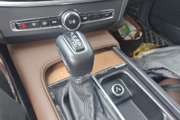 Used Volvo S90 2020 T5 Zhiyi Luxury Edition Gear Lever