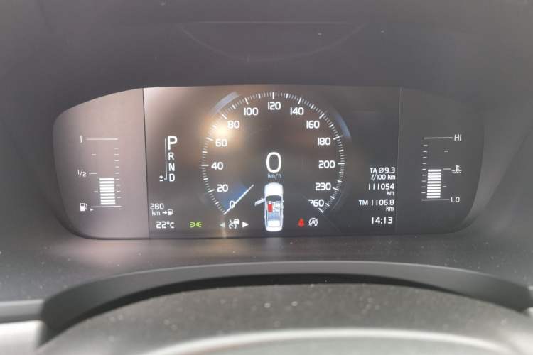 Used Volvo S90 2020 T4 SmartDrive Luxury Edition Instrument Cluster