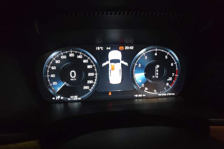 Used Volvo S90 2020 T5 Zhiyi Luxury Edition Instrument Cluster