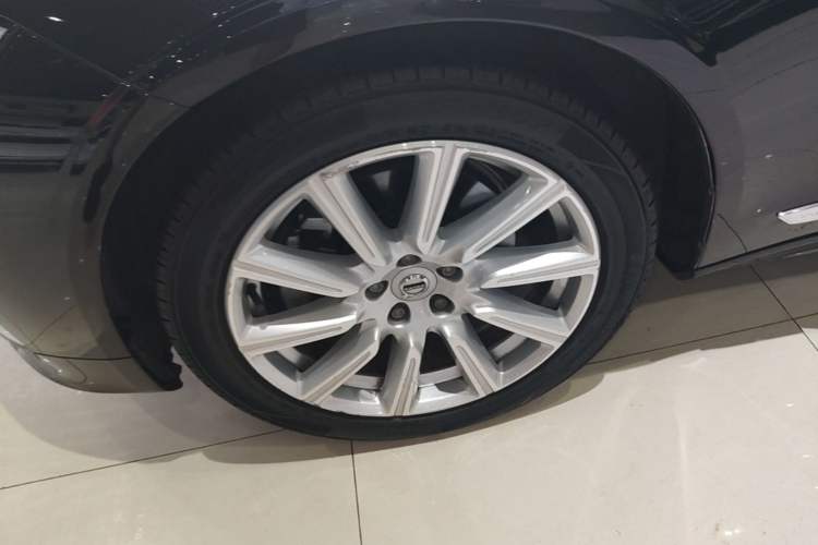 Used Volvo S90 2020 T5 Zhiyi Luxury Edition Left Front Wheel Hub