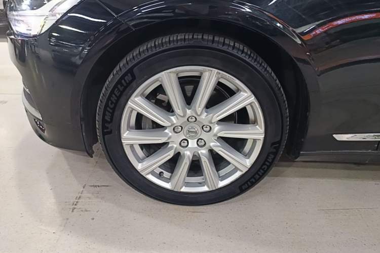Used Volvo S90 2020 T5 Zhiyi Luxury Edition Left Front Wheel Hub