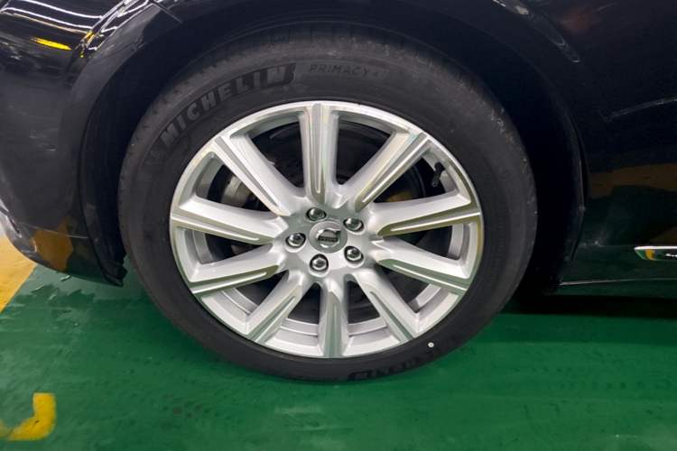 Used Volvo S90 2020 T5 Zhiyuan Luxury Edition Left Front Wheel Hub