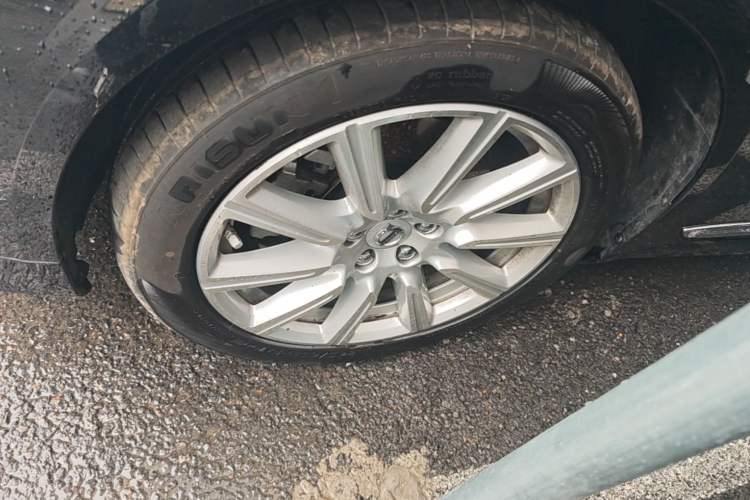 Used Volvo S90 2020 T5 Zhiyi Luxury Edition Left Front Wheel Hub