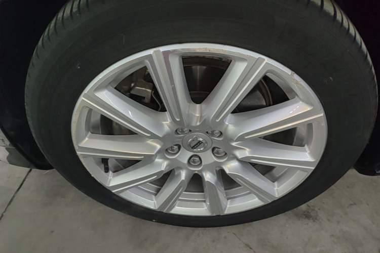 Used Volvo S90 2020 T5 Zhiyi Luxury Edition Left Front Wheel Hub