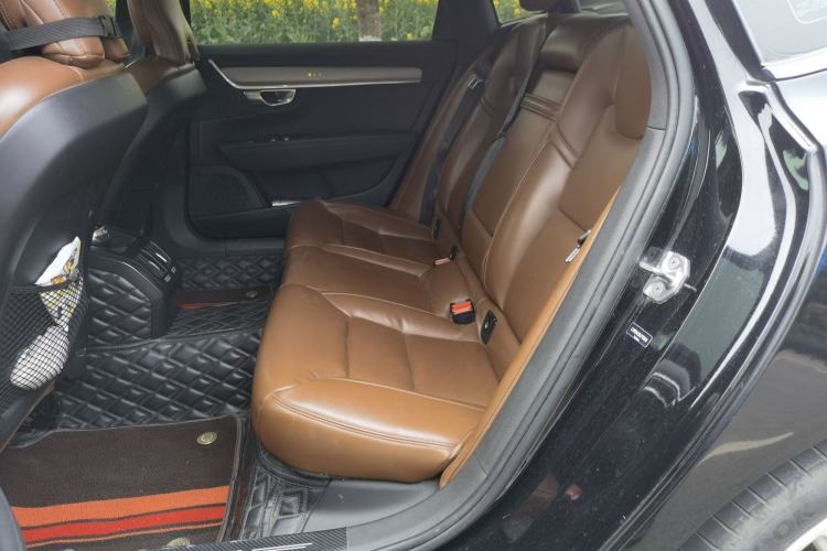 Used Volvo S90 2020 T4 SmartDrive Luxury Edition Left Rear Seat