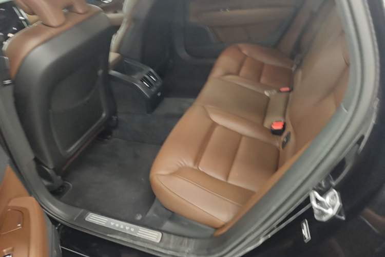 Used Volvo S90 2020 Facelifted T5 Zhiyi Luxury Edition Left Rear Seat