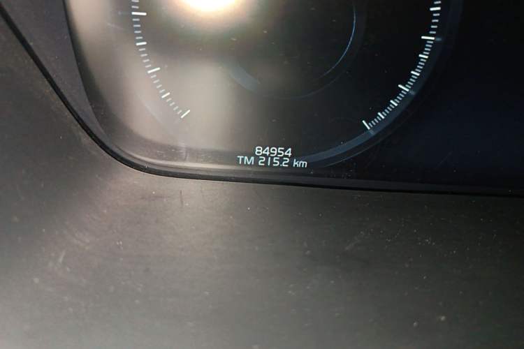 Used Volvo S90 2020 T5 Zhiyi Luxury Edition Odometer Close Up