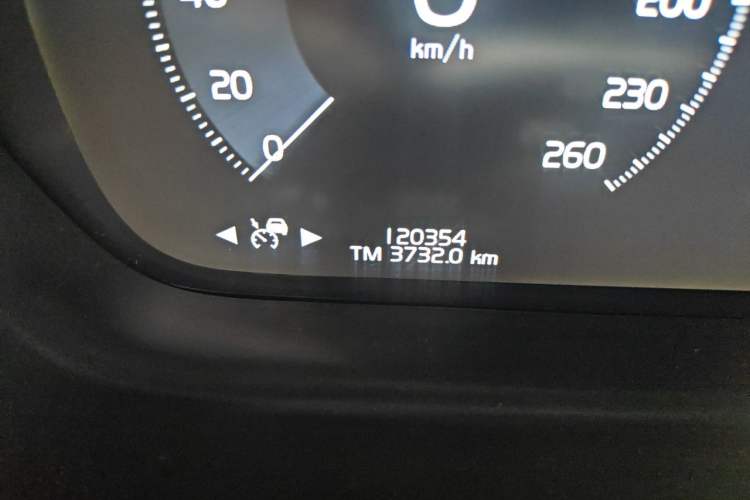 Used Volvo S90 2020 T5 Zhiyi Luxury Edition Odometer Close Up