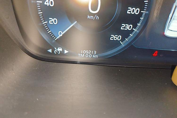 Used Volvo S90 2020 T5 Zhiya Luxury Edition Odometer Close Up