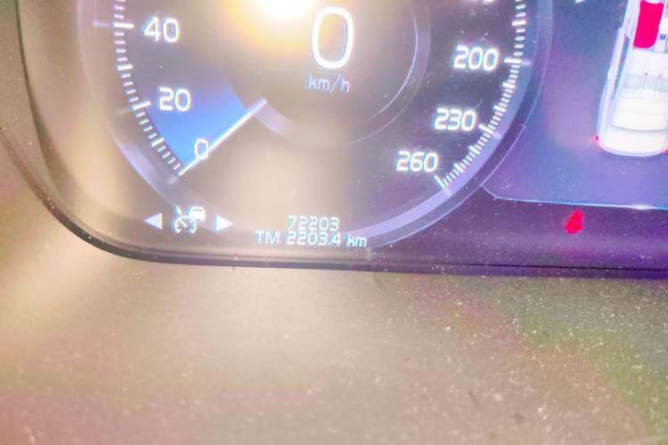Used Volvo S90 2020 T5 Zhiyi Luxury Edition Odometer Close Up