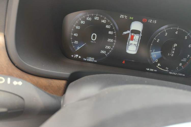 Used Volvo S90 2020 T5 Zhiyi Luxury Edition Odometer Close Up