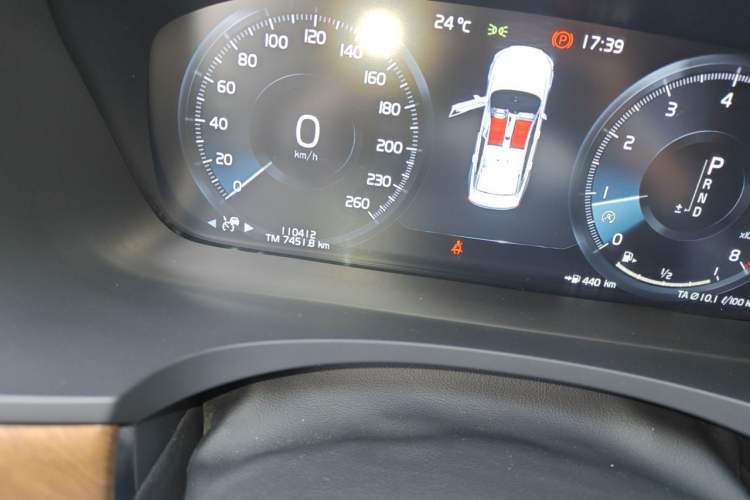 Used Volvo S90 2020 T5 Zhiyi Luxury Edition Odometer Close Up