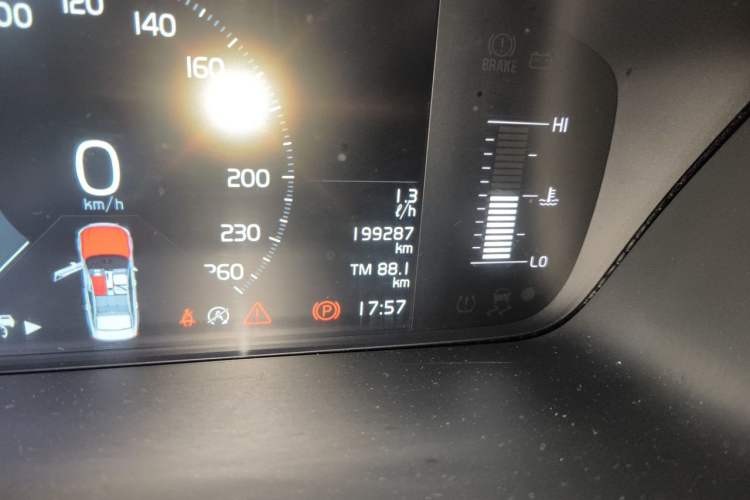 Used Volvo S90 2020 T5 Zhiyi Luxury Edition Odometer Close Up