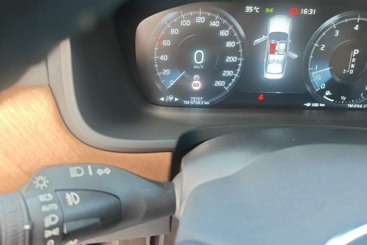 Used Volvo S90 2020 T5 Zhiyuan Luxury Edition Odometer Close Up