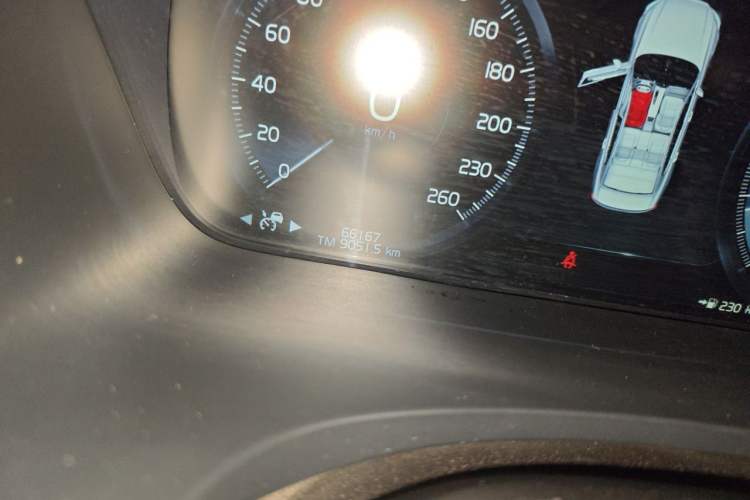 Used Volvo S90 2020 T5 Zhiyi Luxury Edition Odometer Close Up