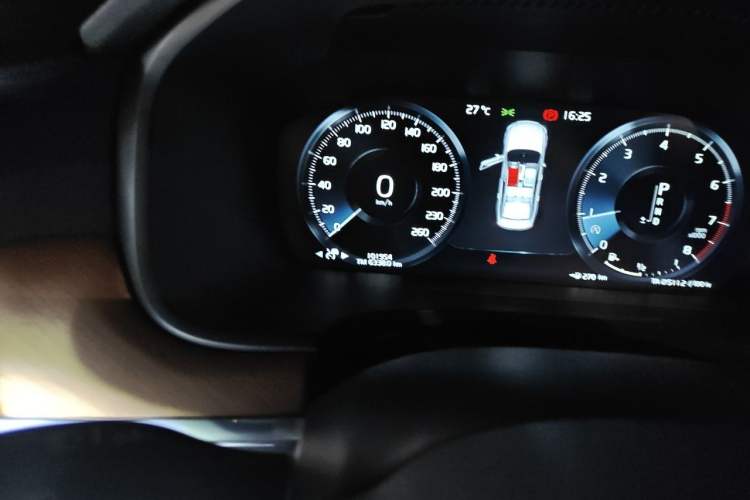 Used Volvo S90 2020 T5 Zhiyi Luxury Edition Odometer Close Up
