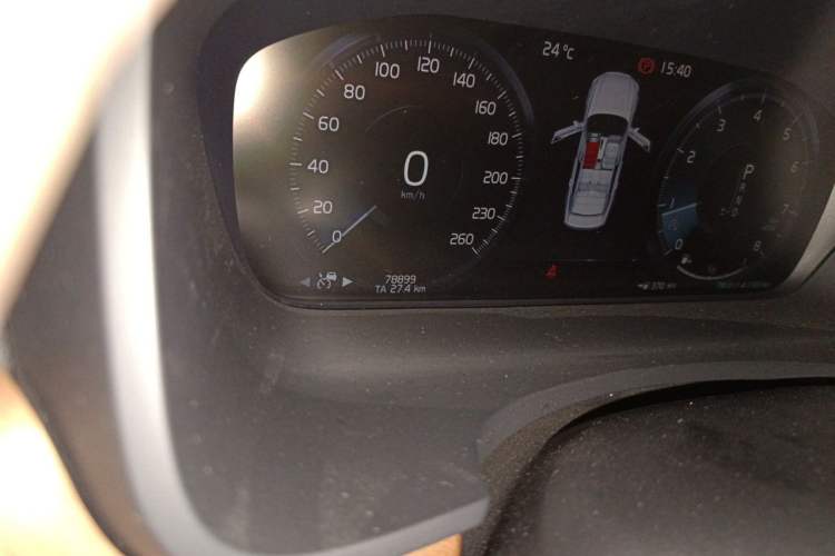 Used Volvo S90 2020 T5 Zhiyi Luxury Edition Odometer Close Up
