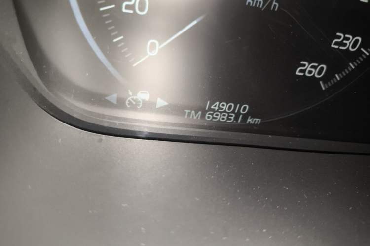 Used Volvo S90 2020 T5 Zhiyi Luxury Edition Odometer Close Up