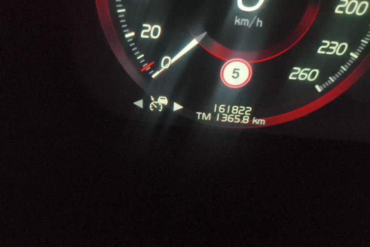Used Volvo S90 2020 T5 Zhiyuan Luxury Edition Odometer Close Up