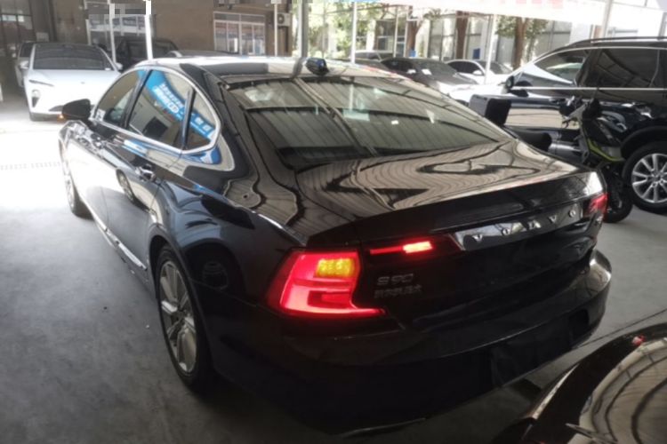 Used Volvo S90 2020 T5 Zhiyi Luxury Edition Rear Left 45 Deg